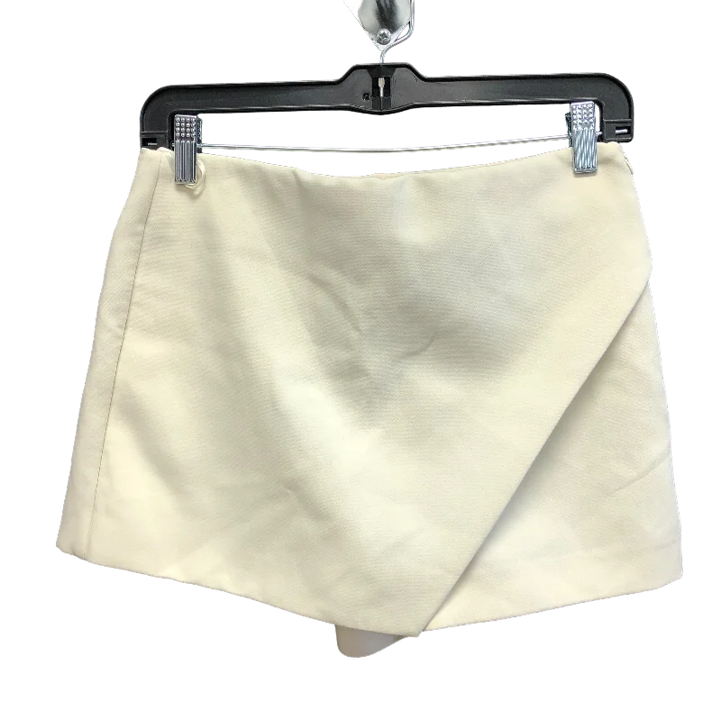 Cream Shorts Zara, Size M