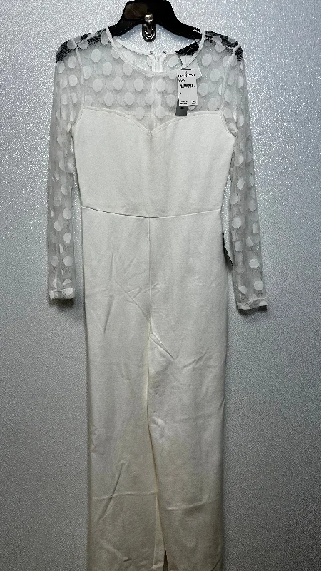 White Jumpsuit Clothes Mentor, Size M